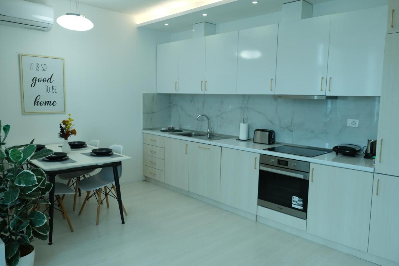 Modern Apartment At Train Station Tirana Exterior foto